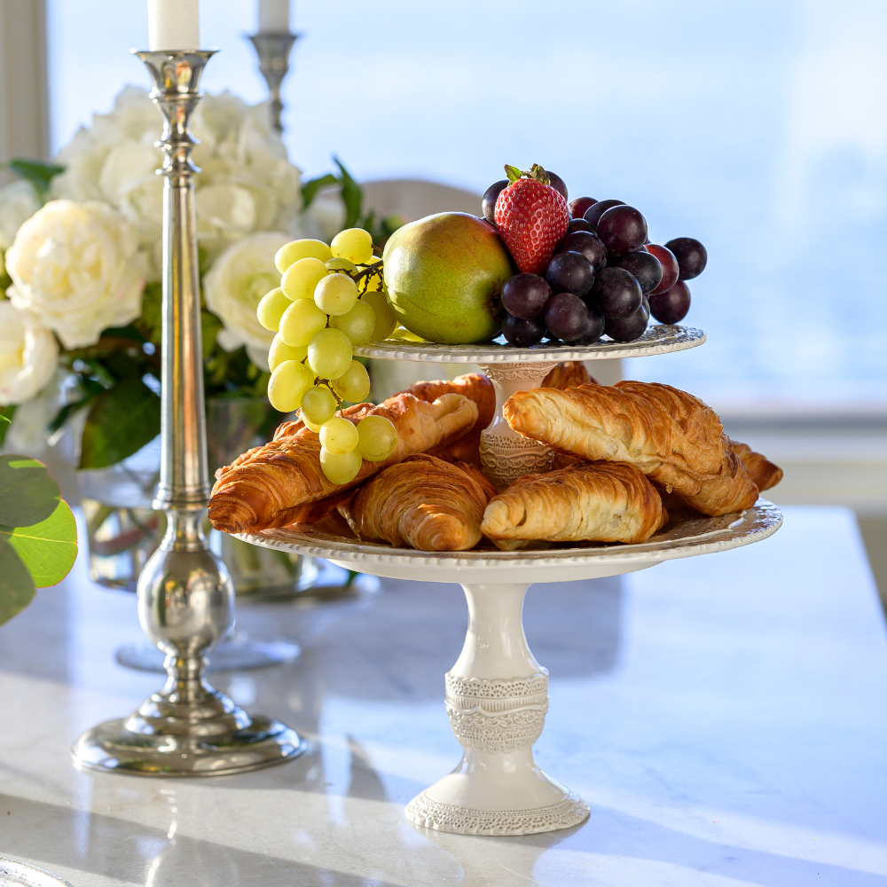 Arte Italica Finezza cream cake stands – Italian-crafted ceramic for cakes or buffet, 2 sizes