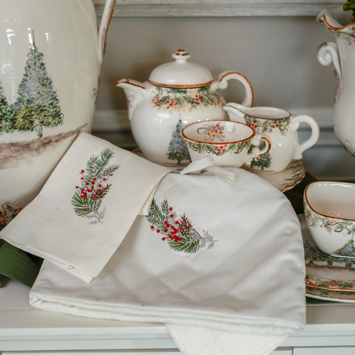 Natale Sprig Velvet Tea Cozy - Sale