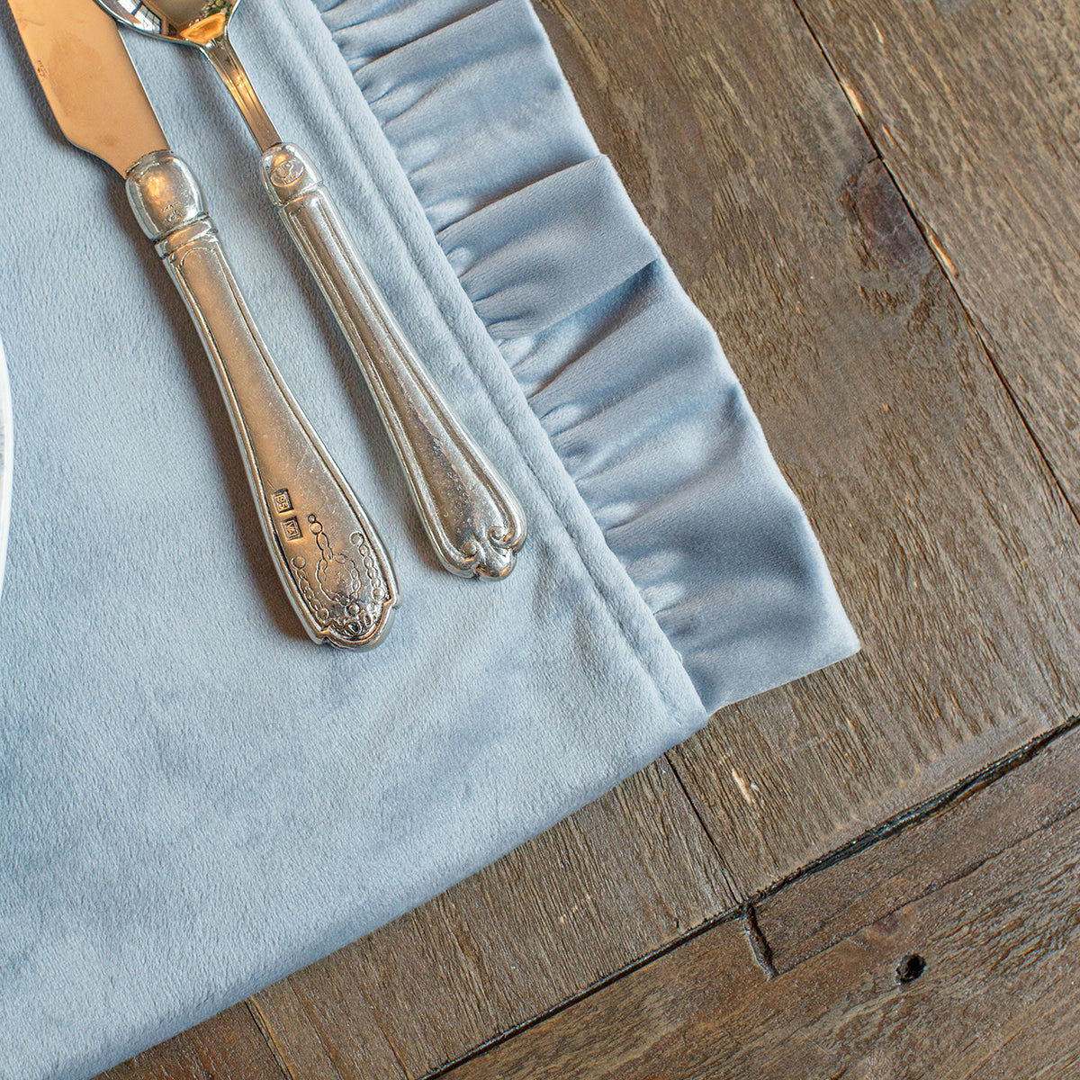 Velvet Rectangle Placemat with Ruffle