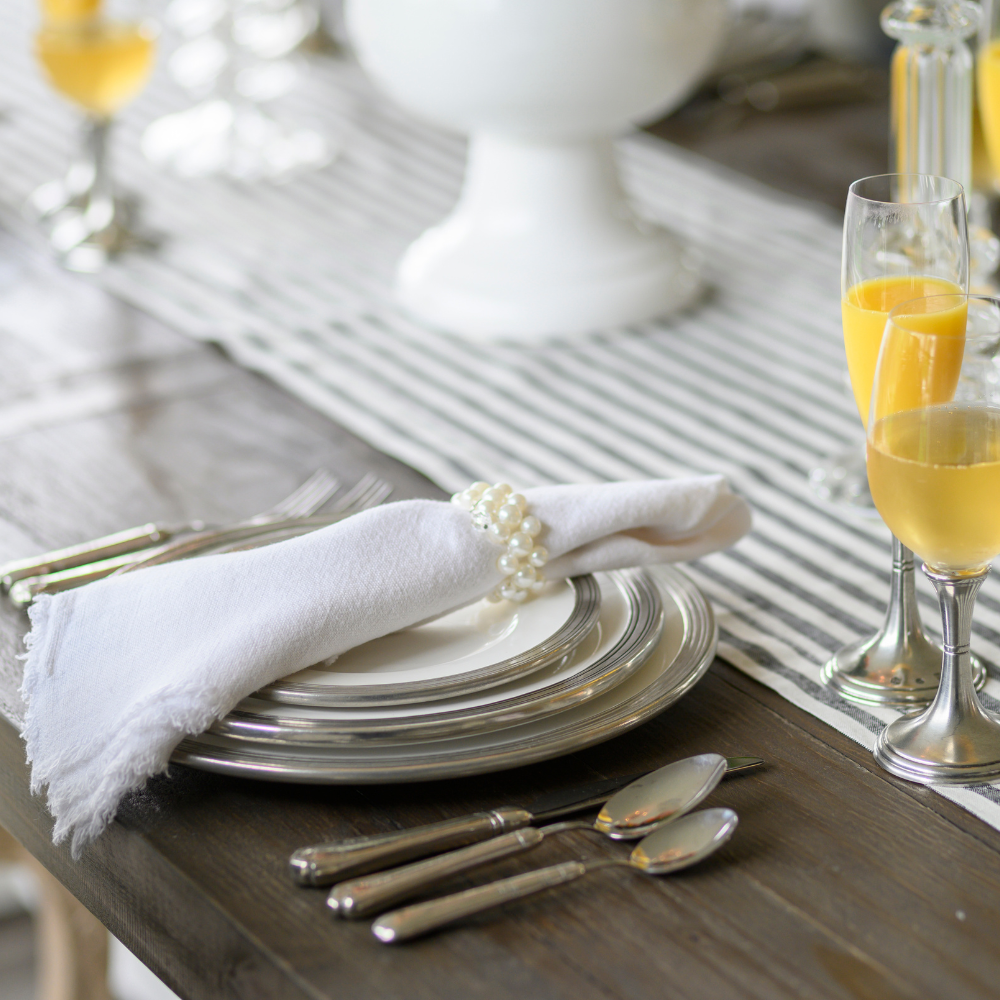 Pearl with Teardrop Napkin Ring Set (4)