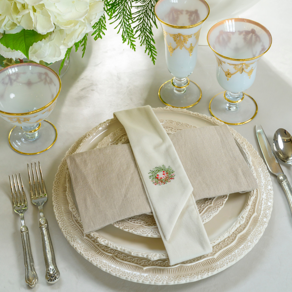 Arte Italica Finezza cream ceramic charger plate  with napkin sash– elegant Italian dinnerware for timeless table settings