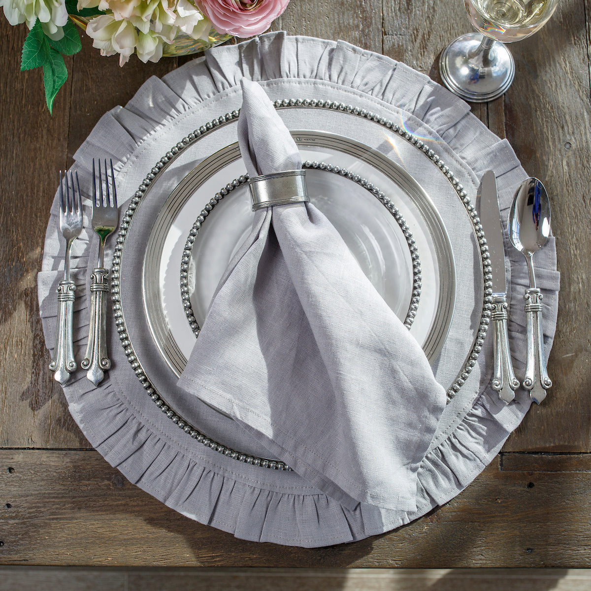 Round Linen Placemat with Ruffle