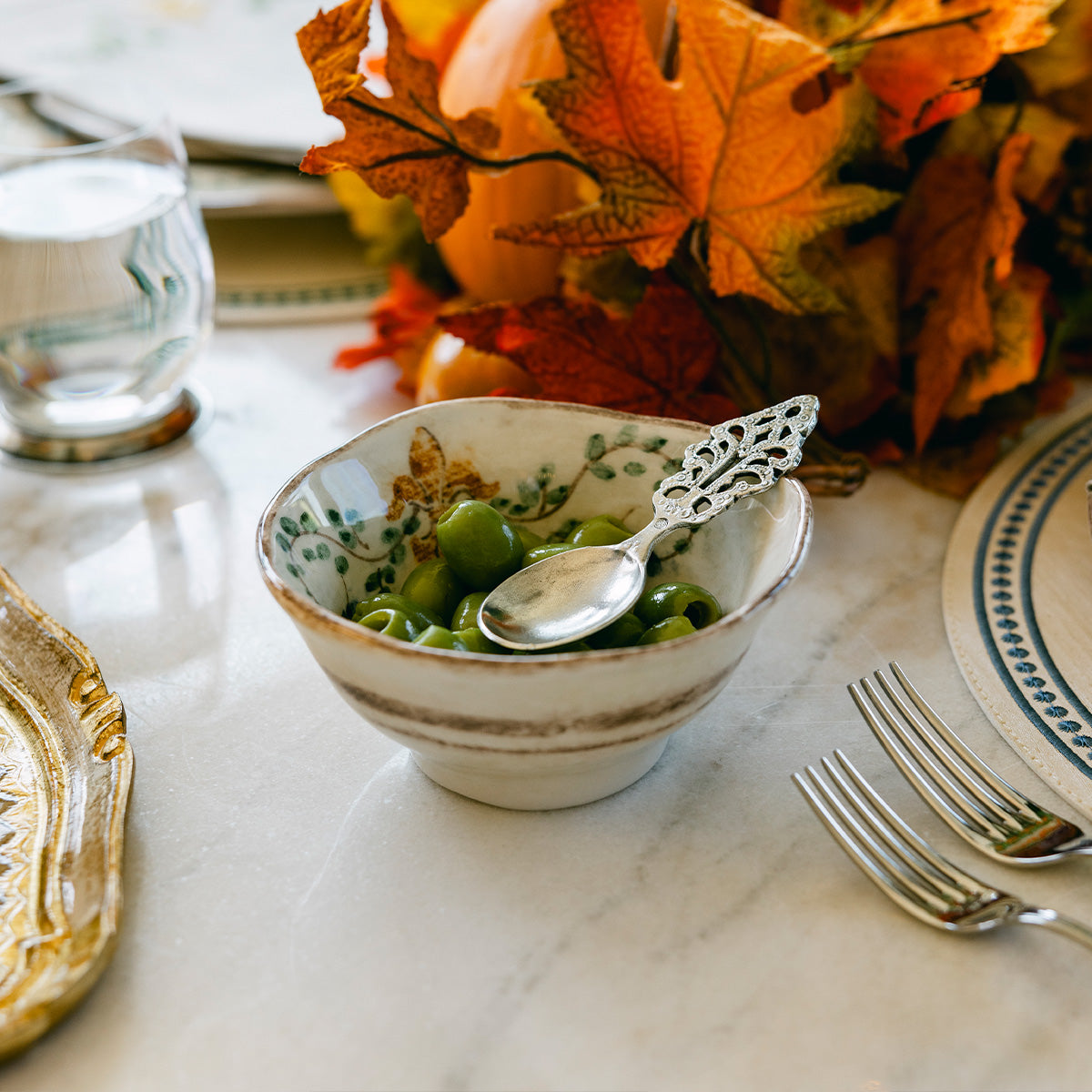 small Italian ceramic Medici serving bowl