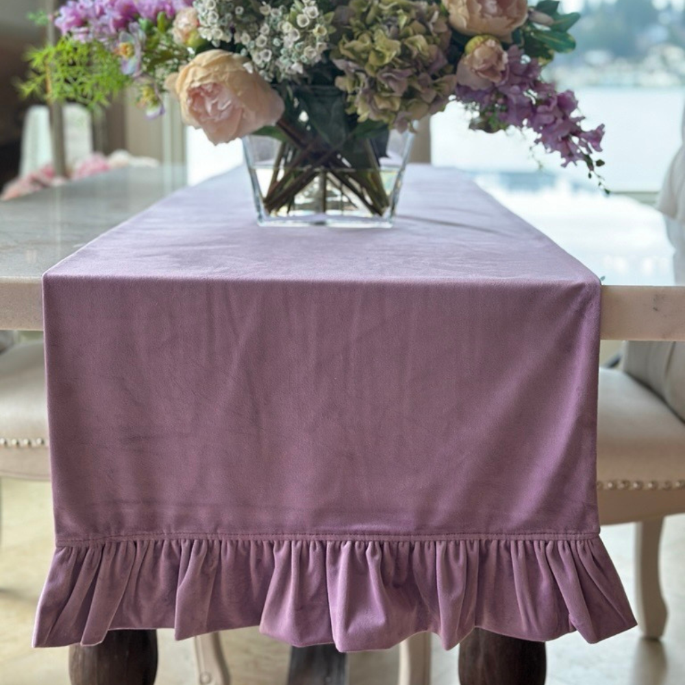 Table Ruffles Vector Velvet Table Runner with Ruffle – Arte Italica