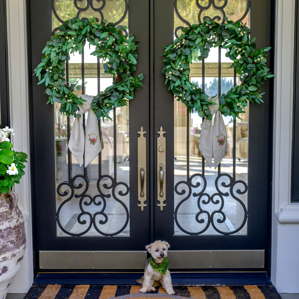 Holiday Horn with Sash Velvet Sash - New