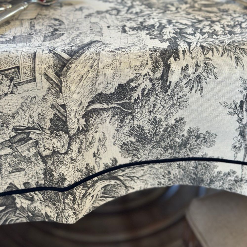 Montefalco Toile Tablecloth, Black & Cream