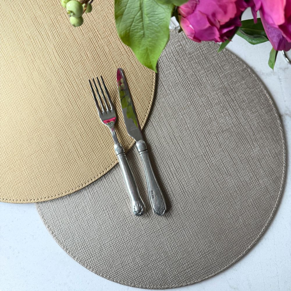 Splendido Round Reversible Placemat, Metallic Gold & Platinum