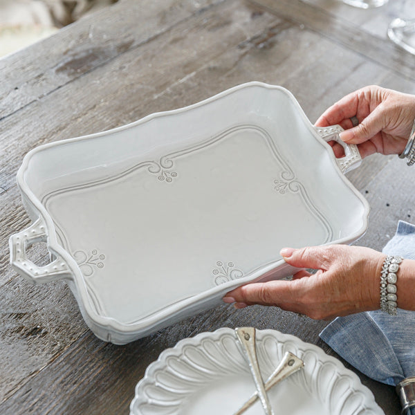 arte-italica-bella-bianca-rectangular-lasagna-dish-stoneware display inside detail