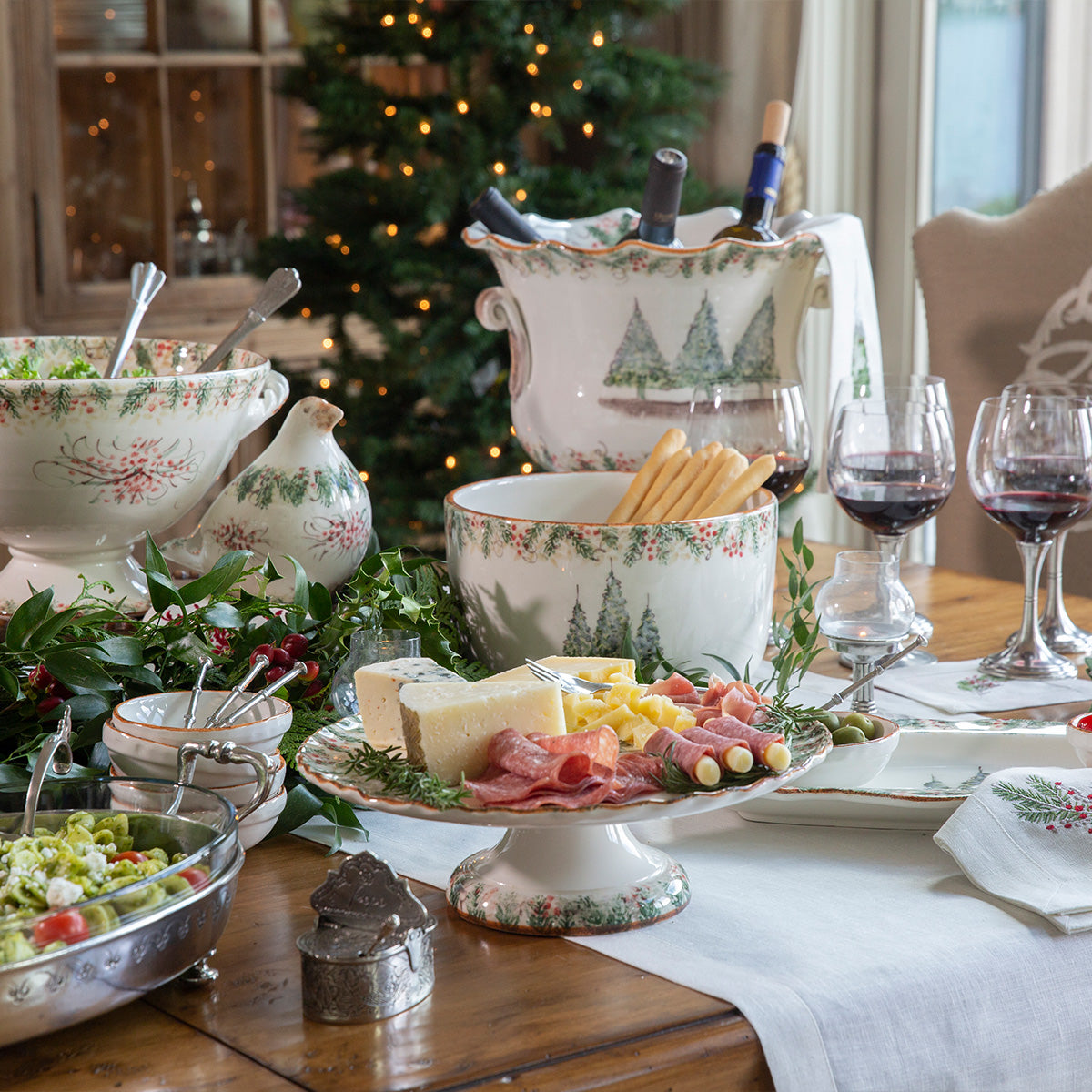 Arte Italica Natale cake stand hand painted winterberries Italian ceramic presentation