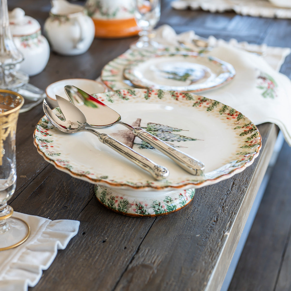 Arte Italica Natale cake stand hand painted winterberries Italian ceramic presentation