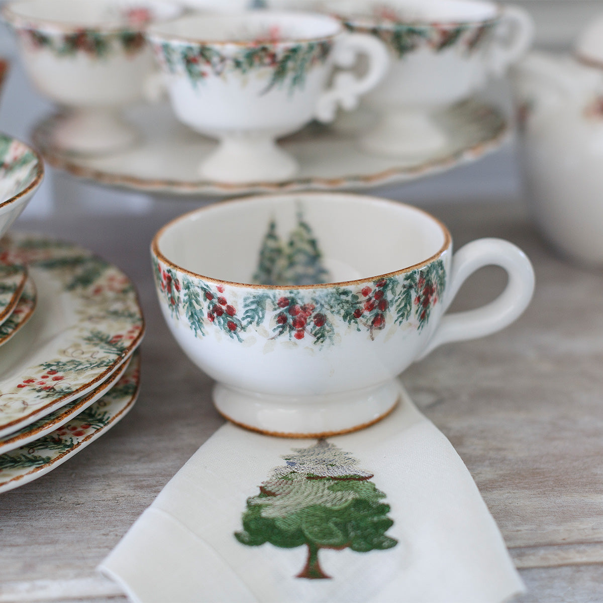 Arte Italica Natale grande cup hand painted Italian ceramic holiday coffee