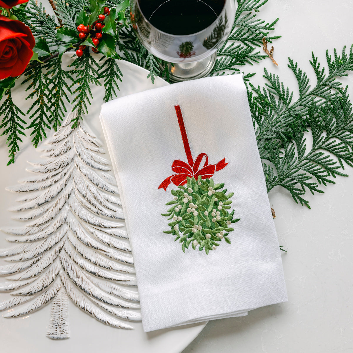 Mistletoe Ball Linen Towel