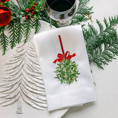 Mistletoe Ball Linen Towel